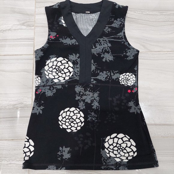Lululemon Deep V-neck Yoga Tank Black& White Floral, Size 2/XS - Picture 1 of 6